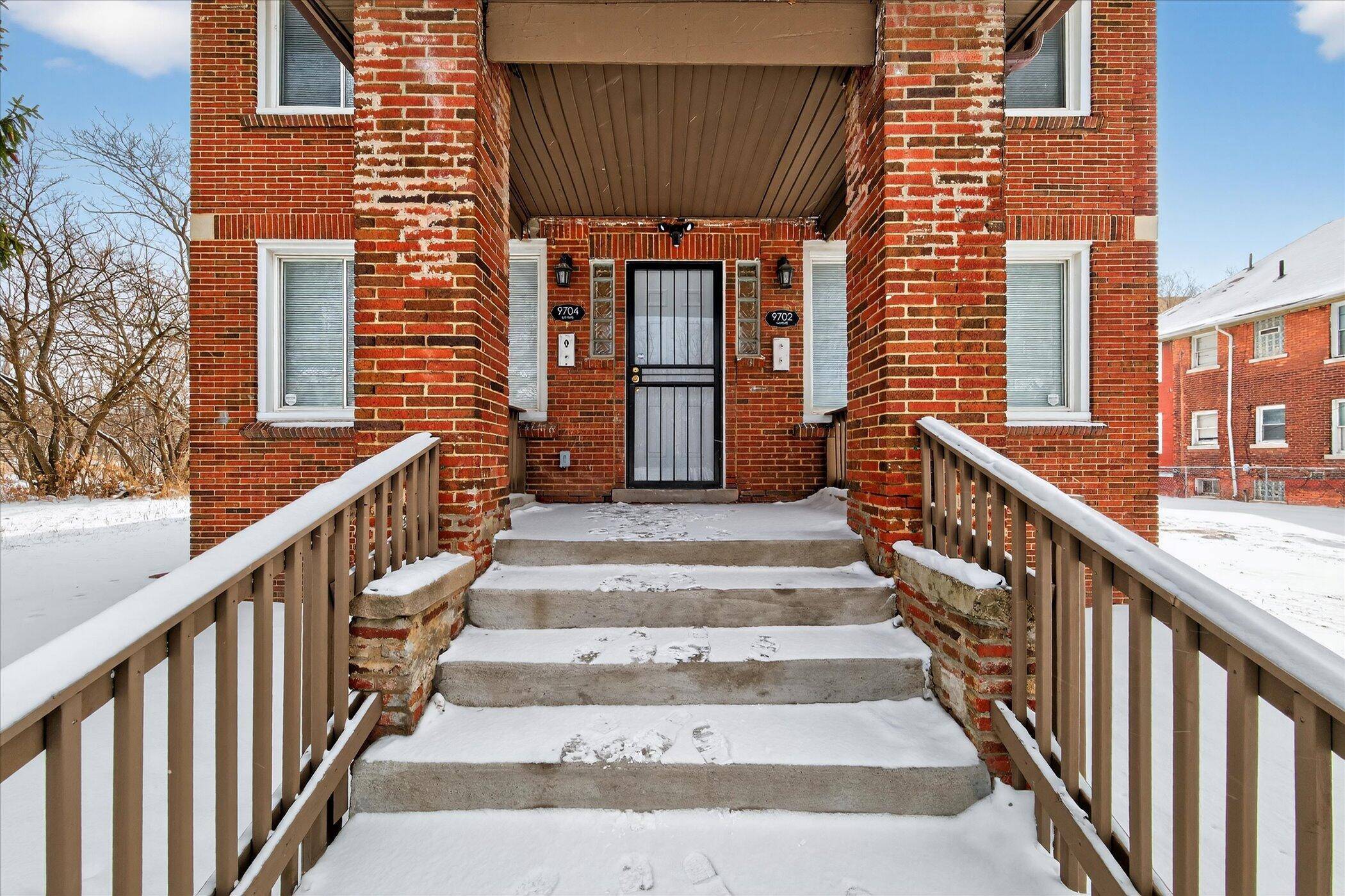 Detroit, MI 48204,9702 Dundee ST