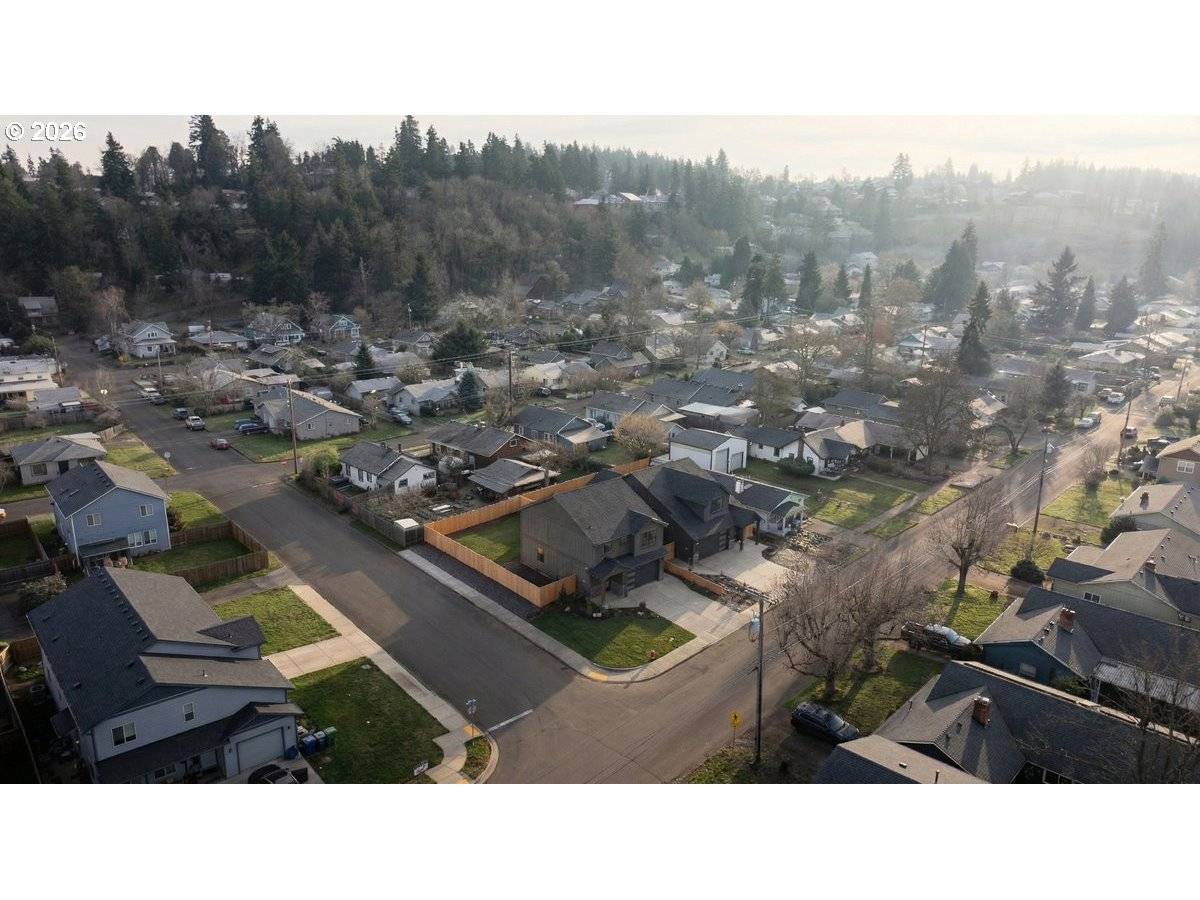 Silverton, OR 97381,401 S 1st ST