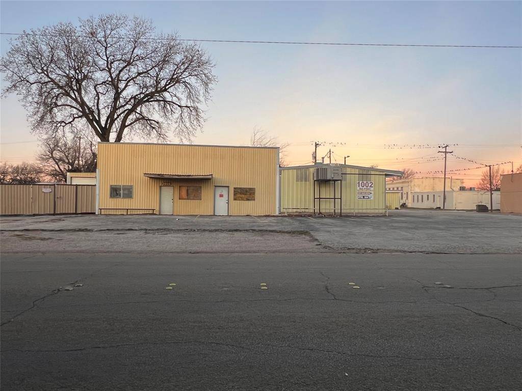 Abilene, TX 79602,1002 Oak Street