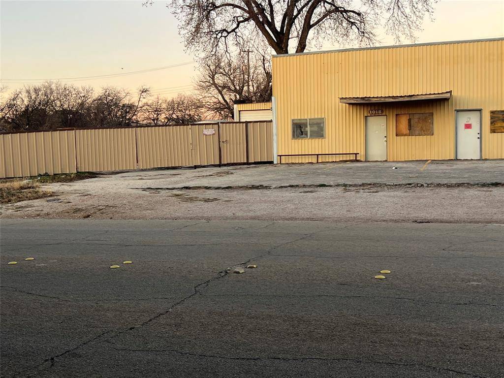 Abilene, TX 79602,1002 Oak Street