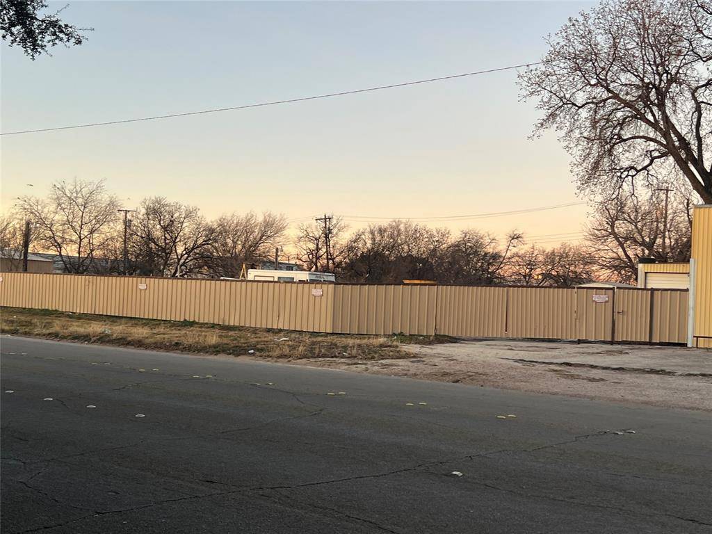 Abilene, TX 79602,1002 Oak Street