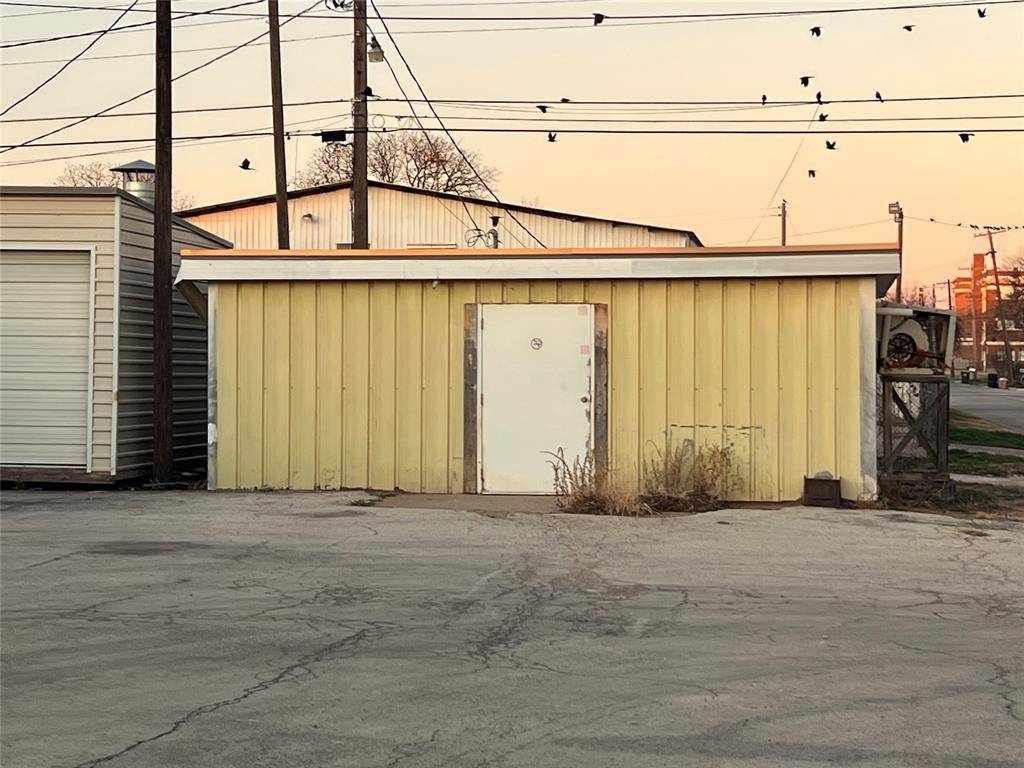 Abilene, TX 79602,1002 Oak Street