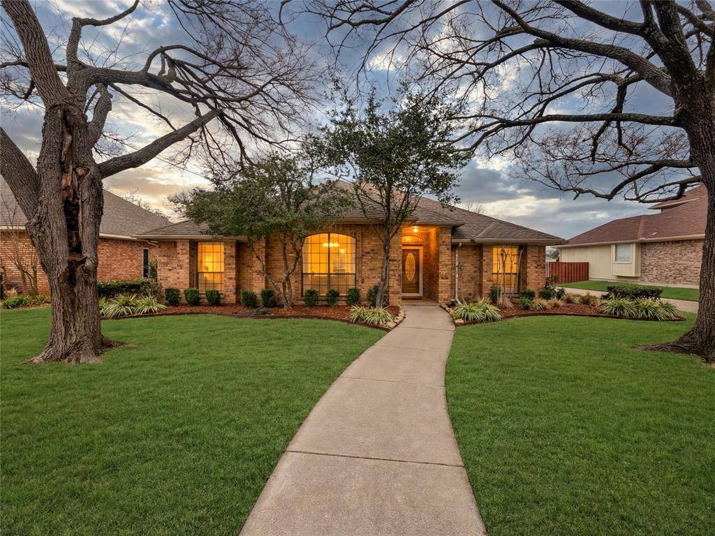 Murphy, TX 75094,308 Rolling Oak Drive