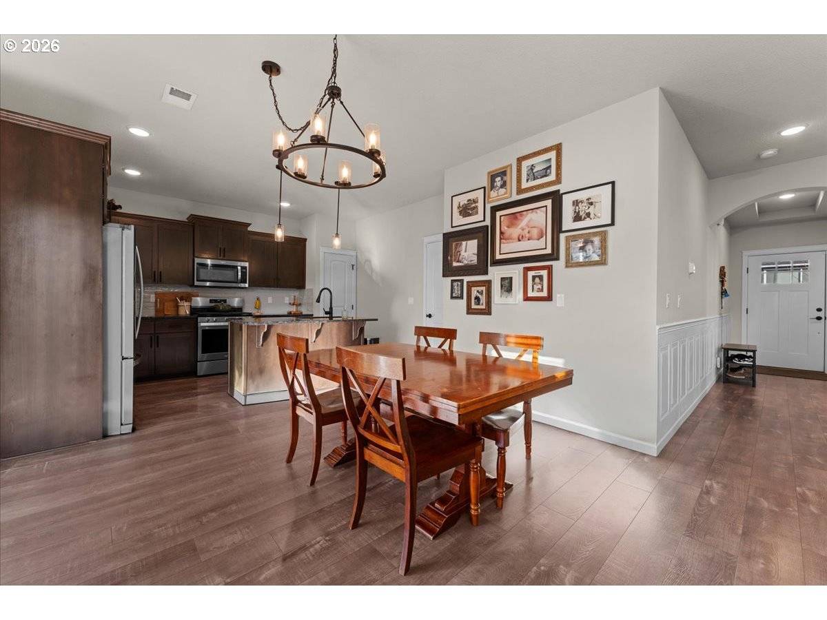 St Helens, OR 97051,59551 EMERALD LOOP