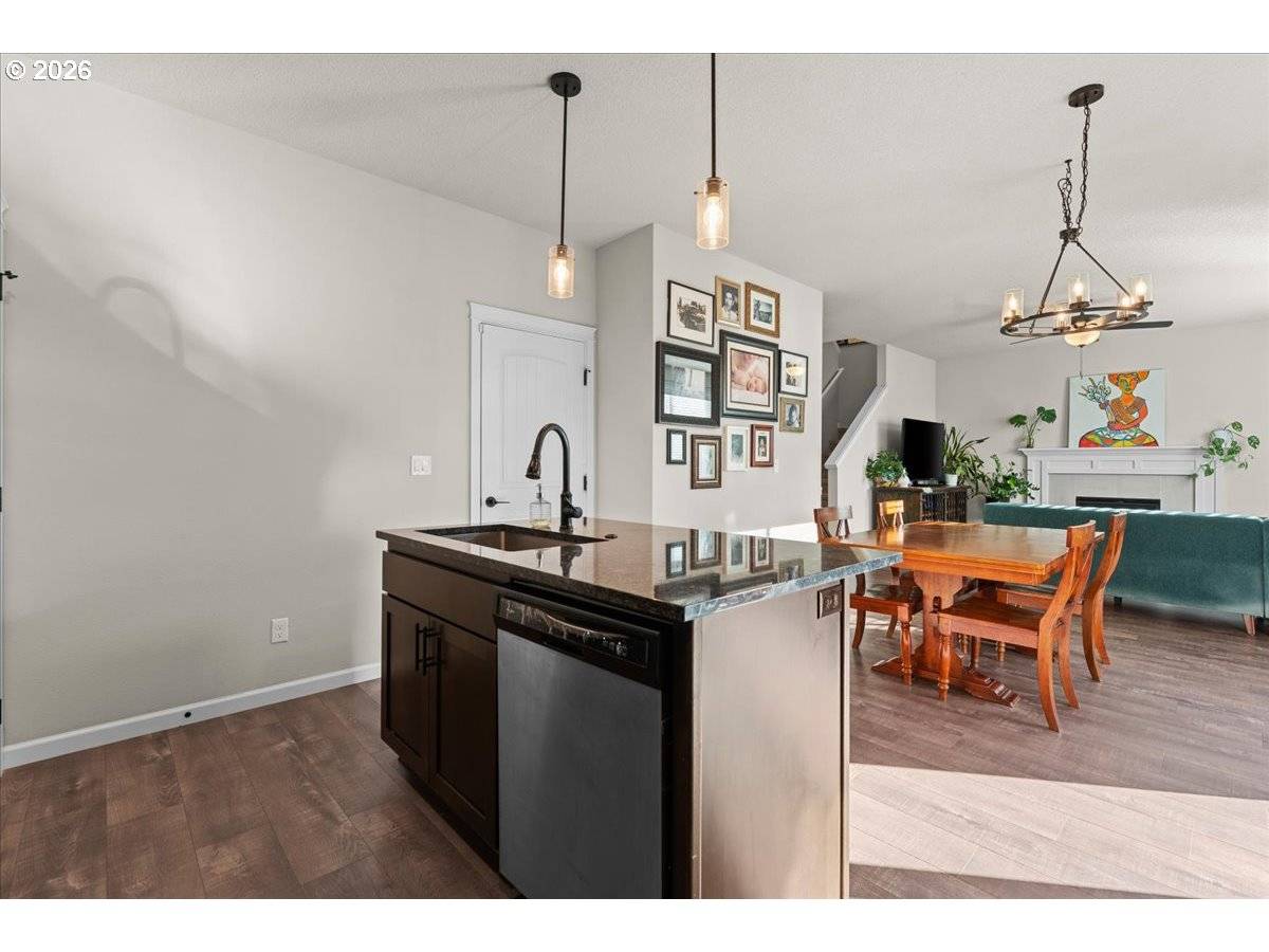 St Helens, OR 97051,59551 EMERALD LOOP