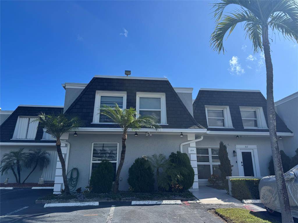 Hallandale Beach, FL 33009,814 NE 25 #64