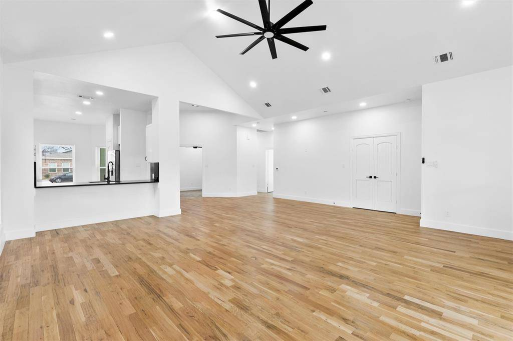 Dallas, TX 75212,1812 Muncie Avenue