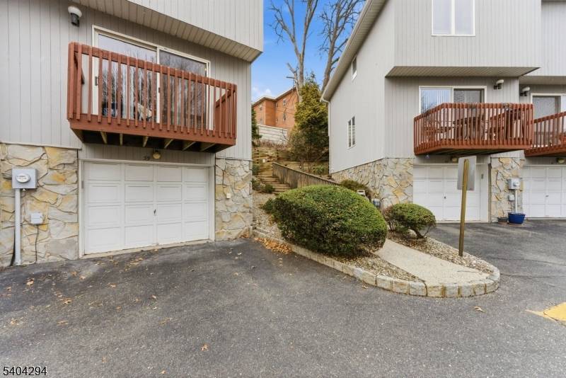 Belleville Twp., NJ 07109,6 Essex St. #G 39