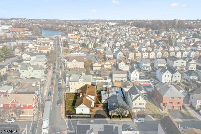 Wallington Boro, NJ 07057,84 Locust Ave