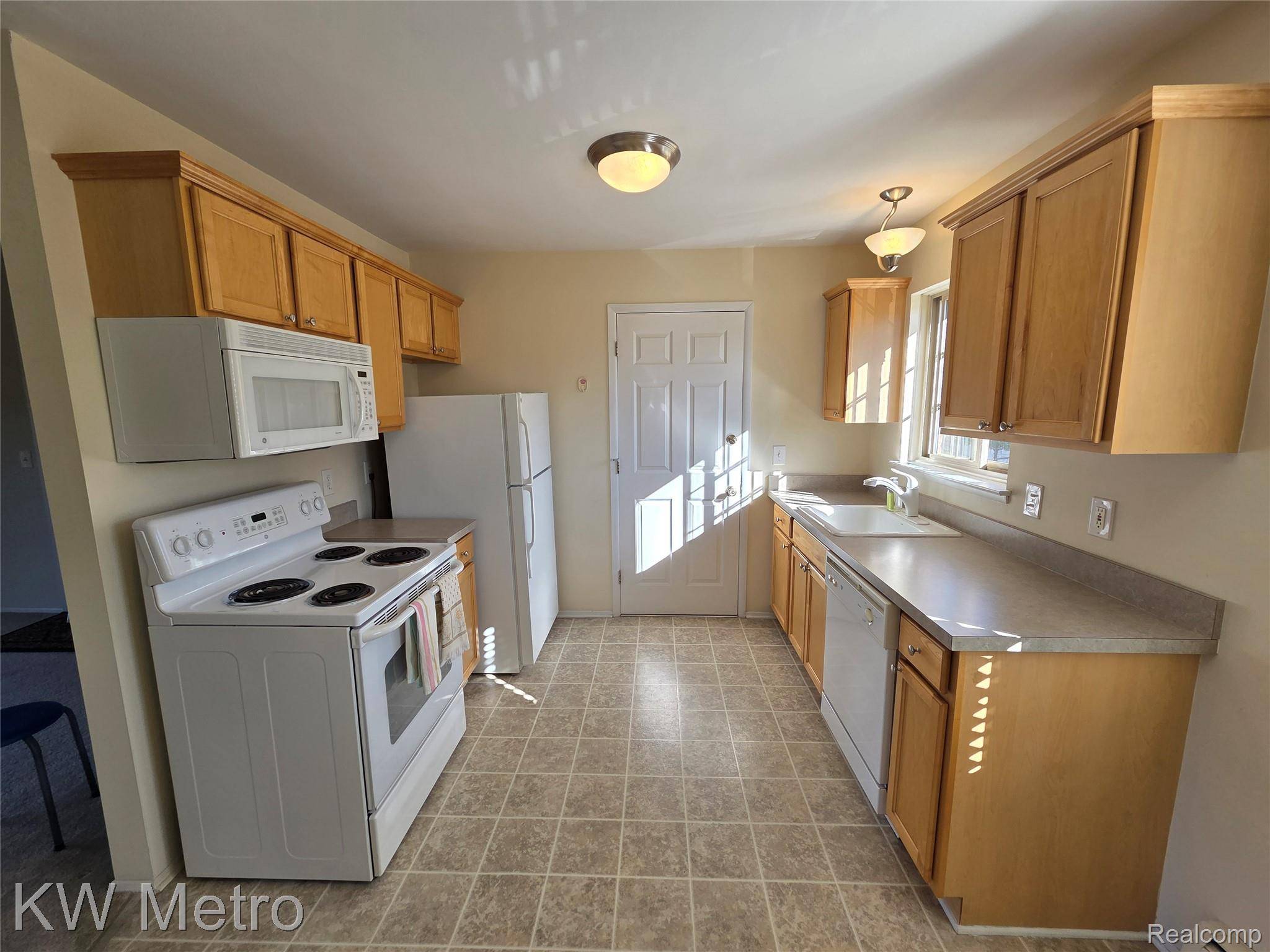 Rochester, MI 48307,500 Romeo RD #122