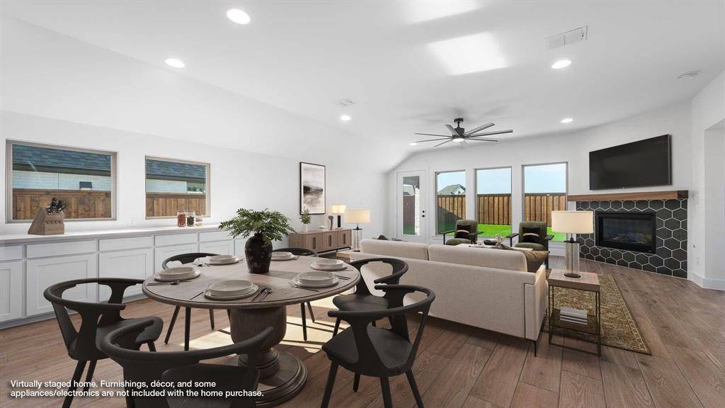 Waxahachie, TX 75165,253 Woodoat Road