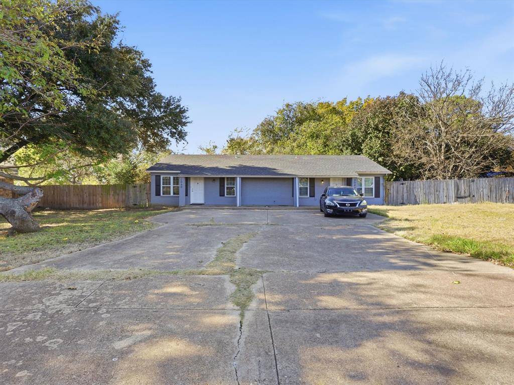 Arlington, TX 76012,2040 Oakwood Court