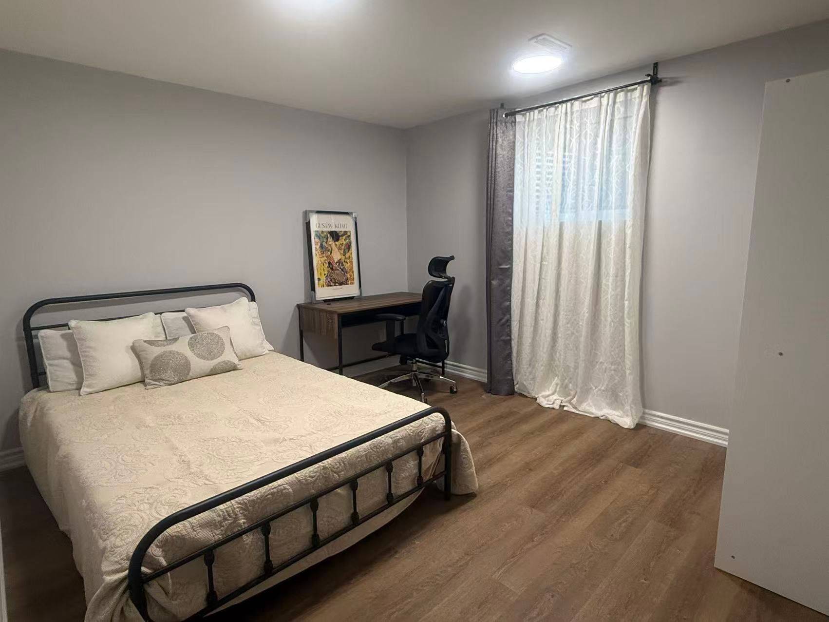 Mississauga, ON L5K 2G3,2482 Robin DR