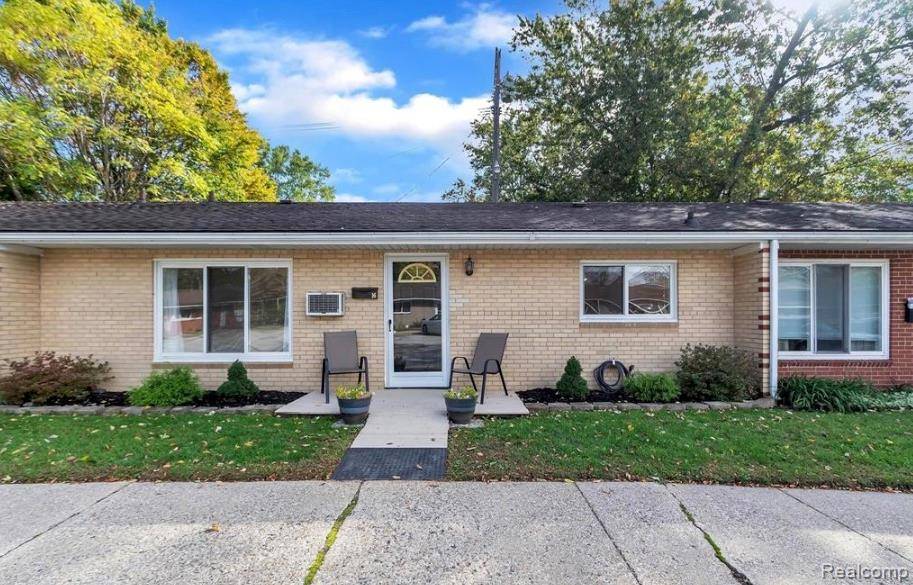 Clawson, MI 48017,308 N Rochester RD #16
