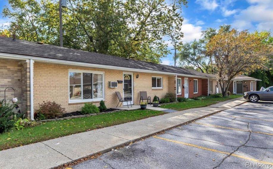 Clawson, MI 48017,308 N Rochester RD #16