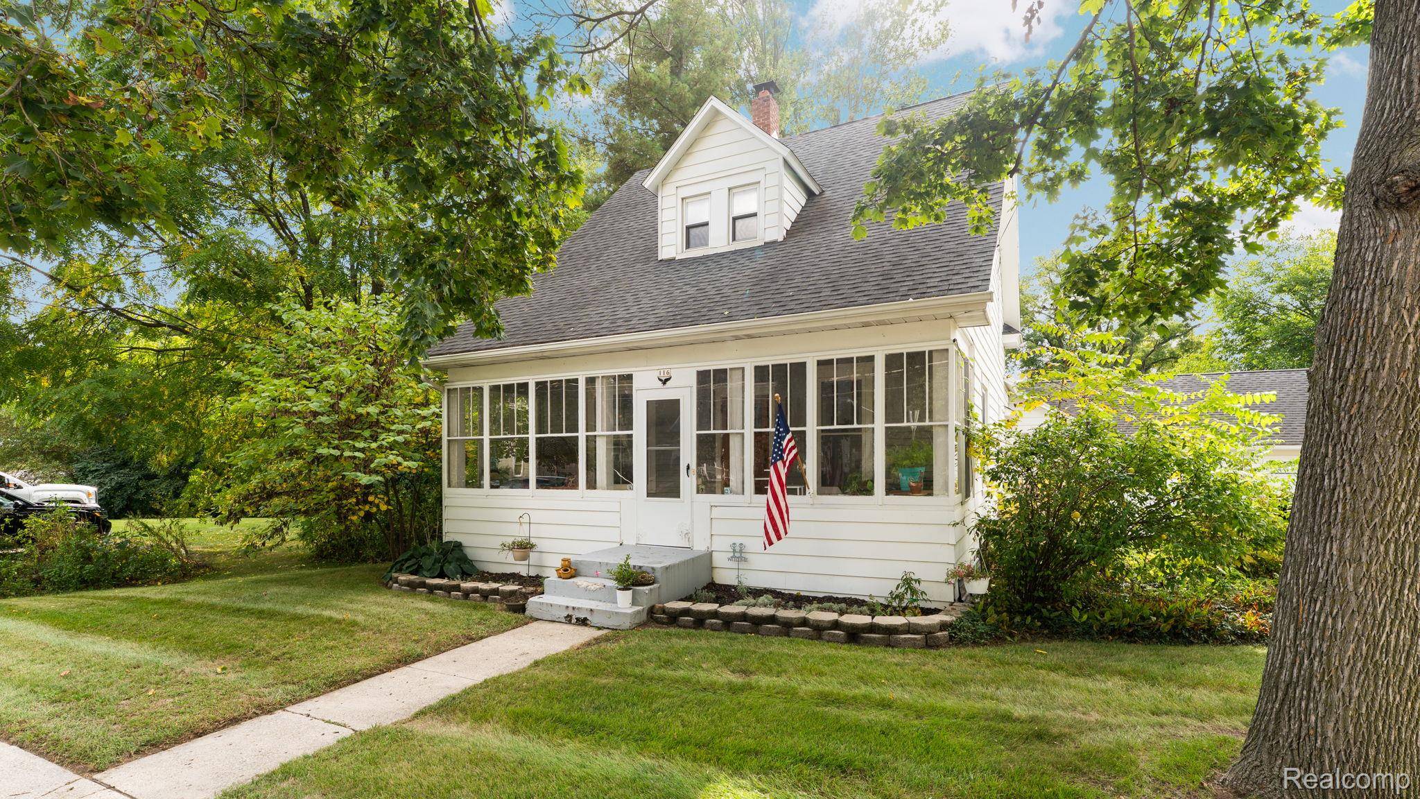 Clinton, MI 49236,116 Currier ST