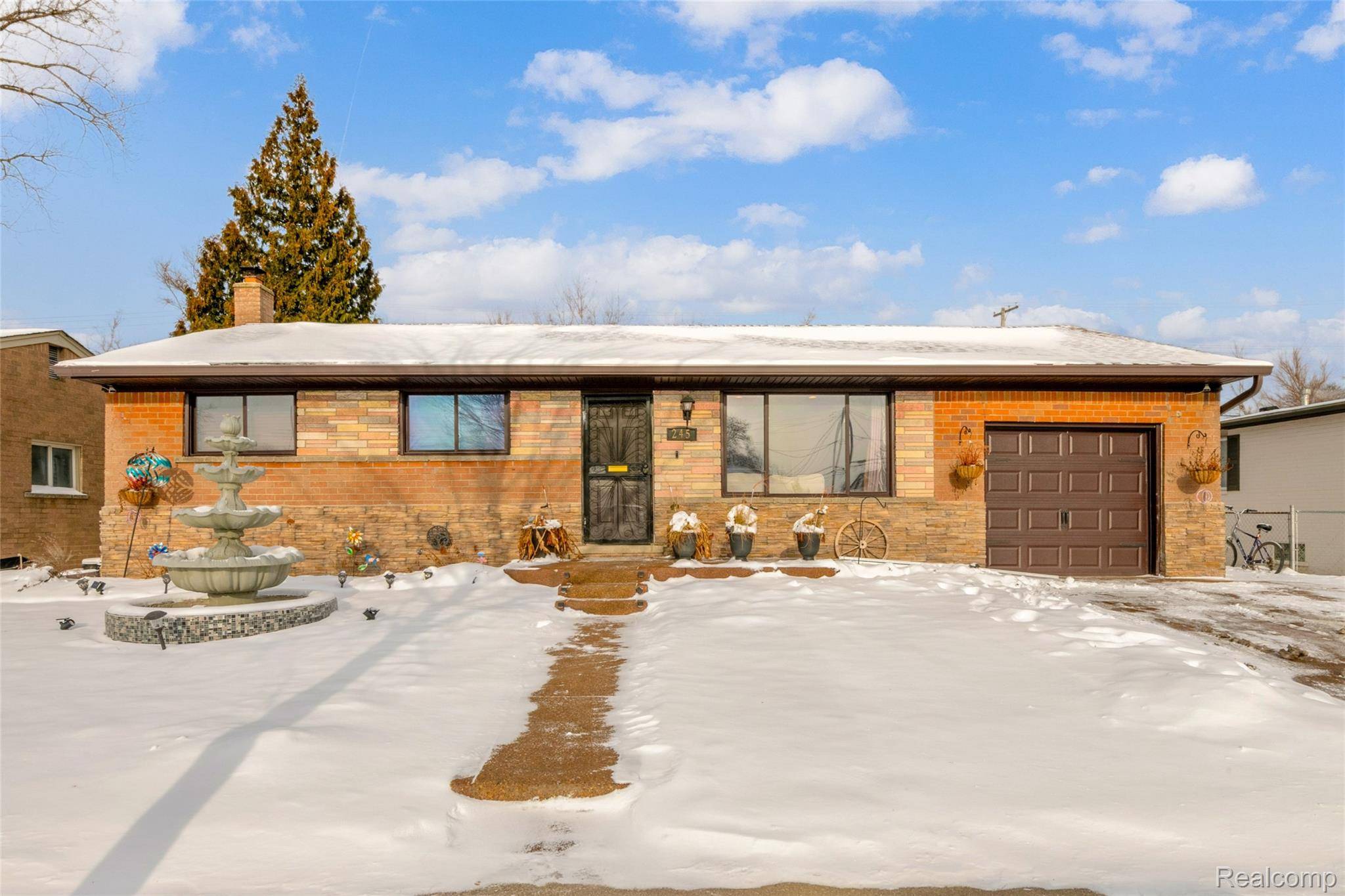 Mt. Clemens, MI 48043,245 N Walnut ST