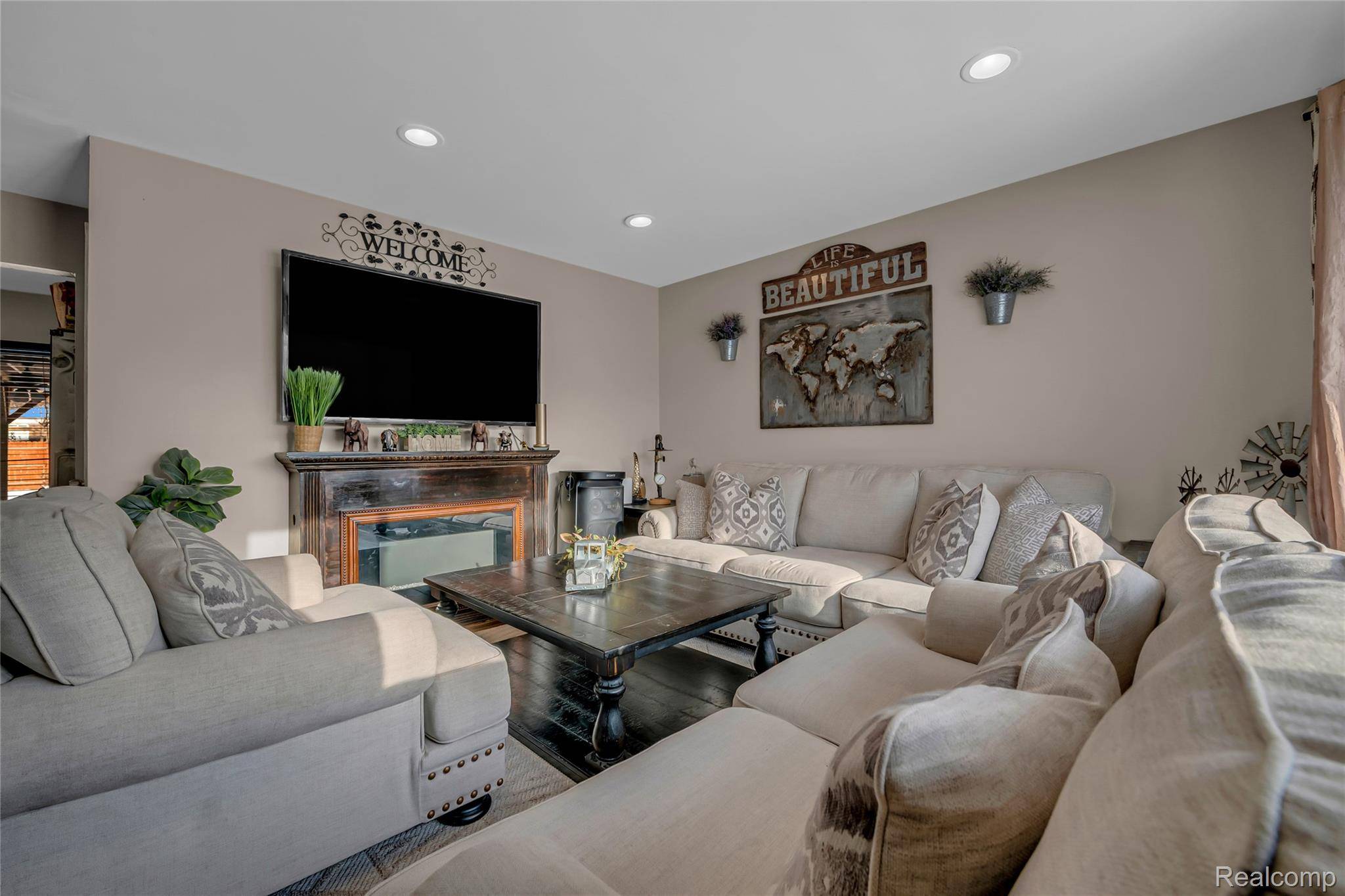 Mt. Clemens, MI 48043,245 N Walnut ST