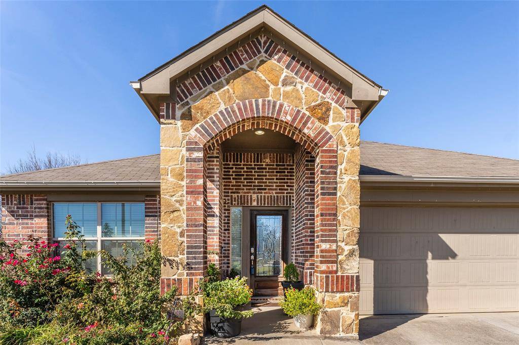 Fort Worth, TX 76052,564 Bromeliad Drive