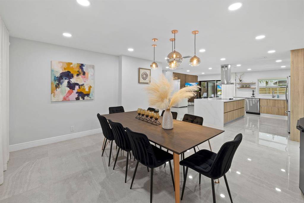 Hollywood, FL 33021,136 Greens Rd