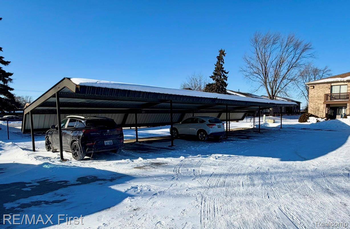 Madison Heights, MI 48071,286 E. 13 MILE RD #203