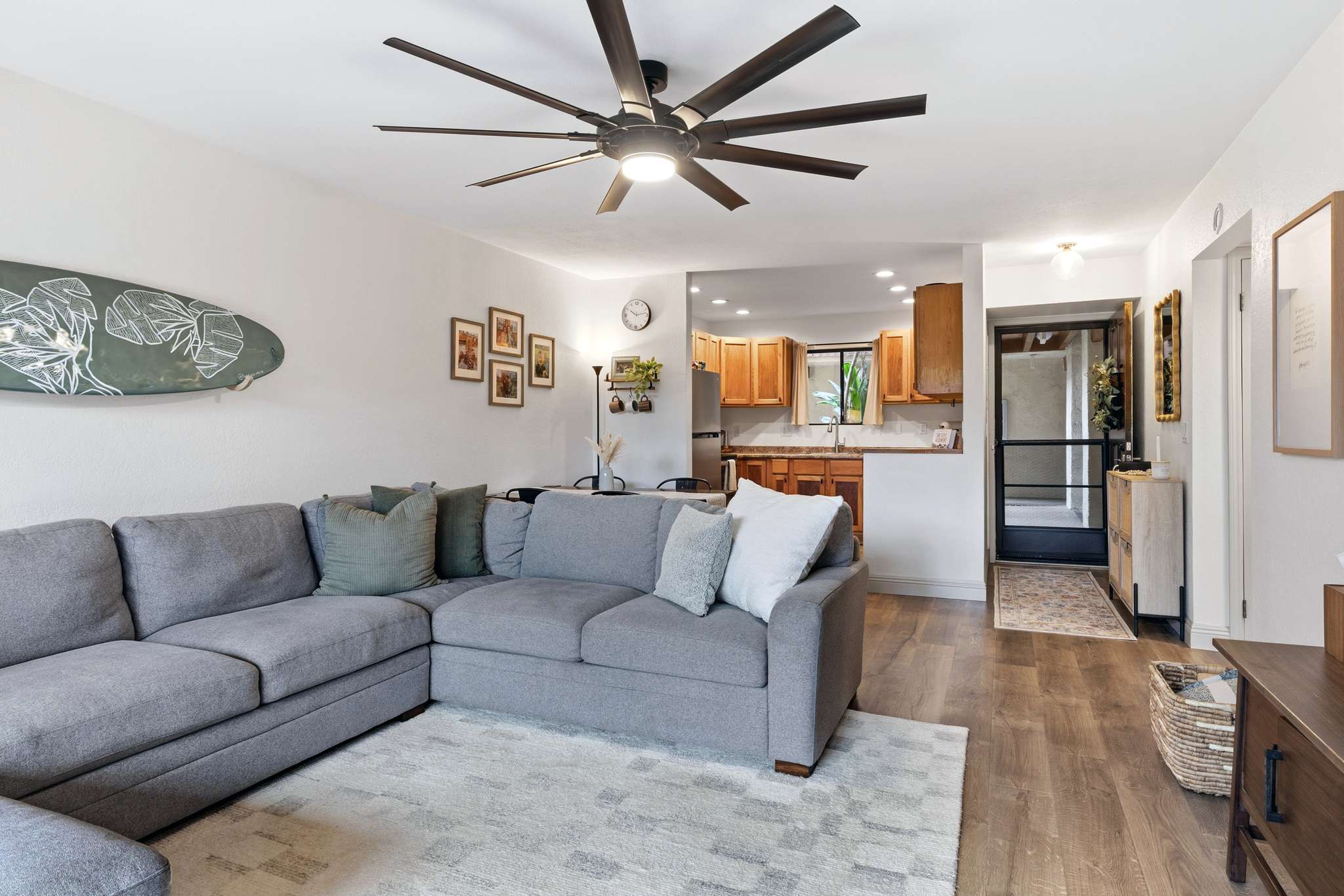 Kailua Kona, HI 96740,75-5863 KUAKINI HIGHWAY #104