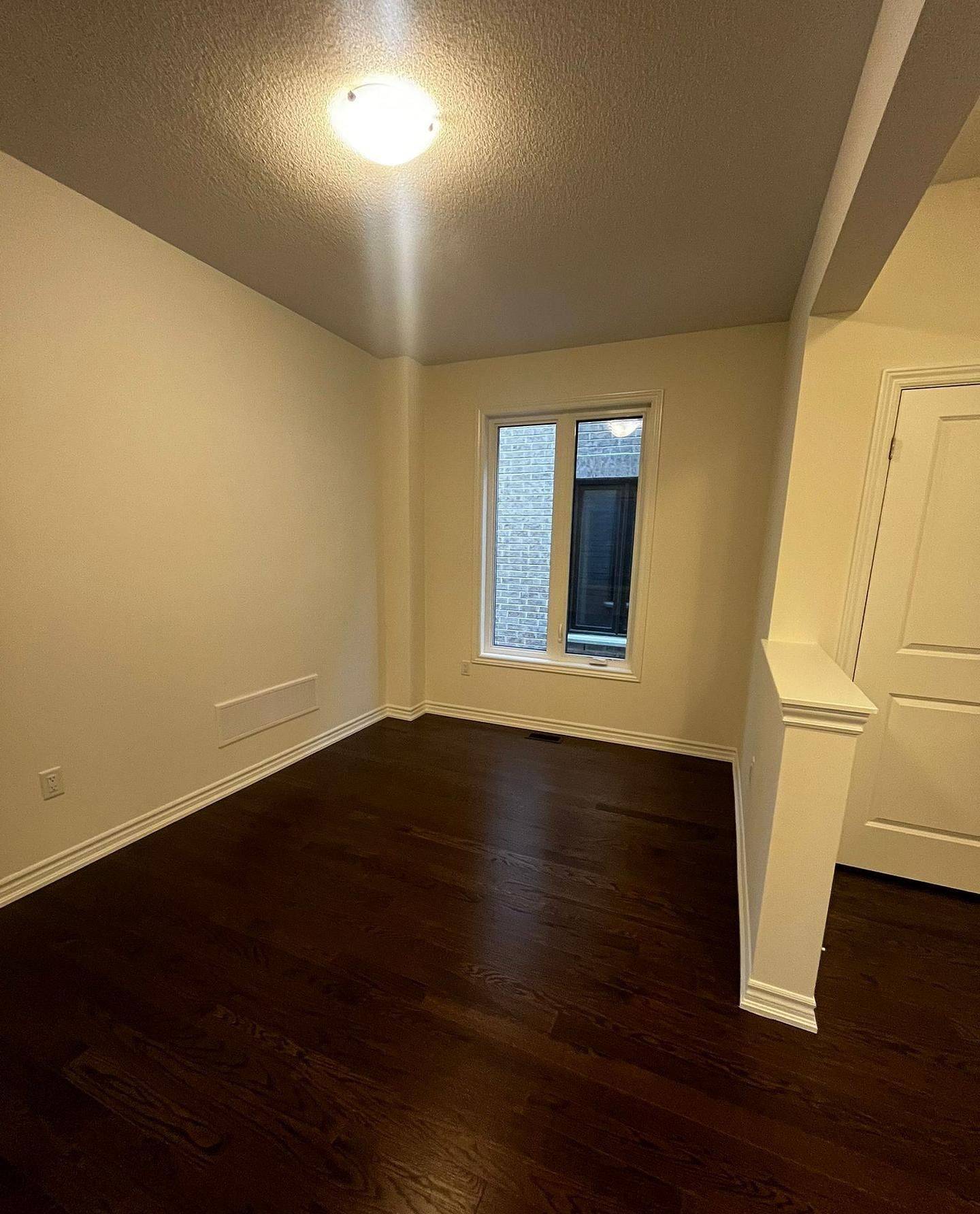 Barrie, ON L9J 0P6,24 Phoenix BLVD