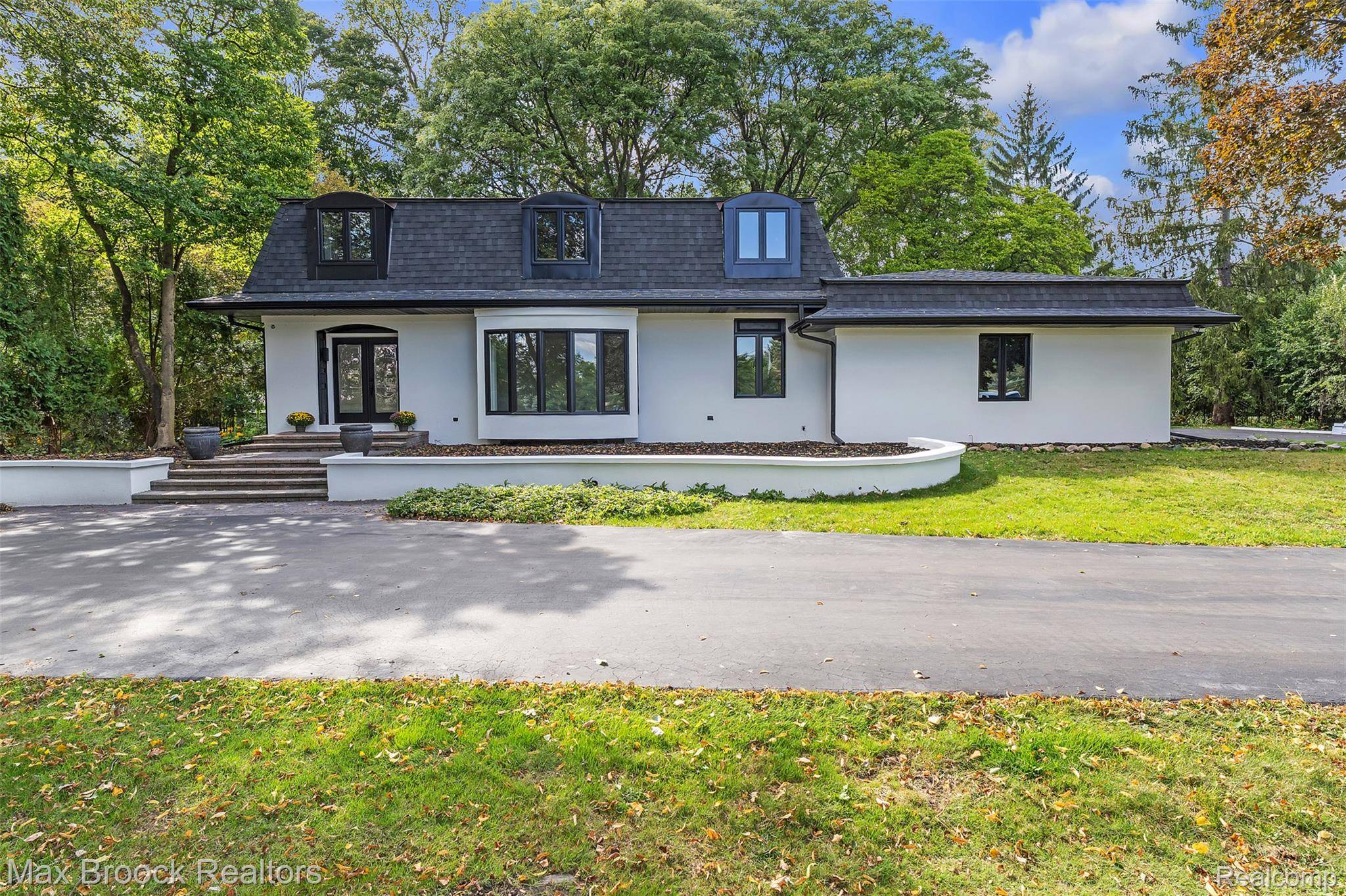 Bloomfield Hills, MI 48301,7244 Lahser RD