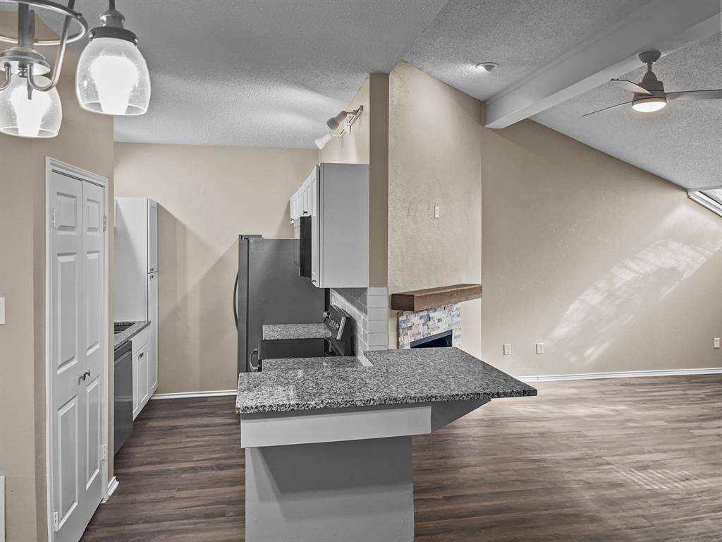 Dallas, TX 75243,9600 Royal Lane #112