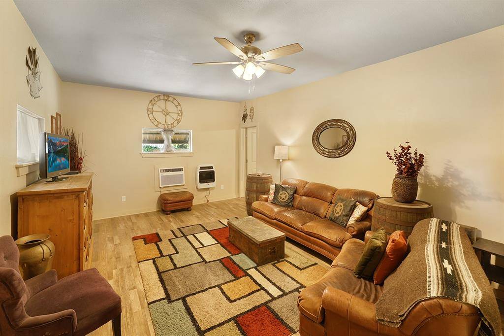 Alvord, TX 76225,207 N Oneil Street