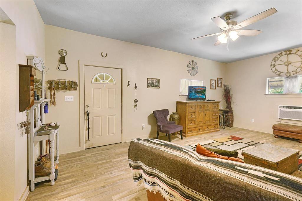 Alvord, TX 76225,207 N Oneil Street