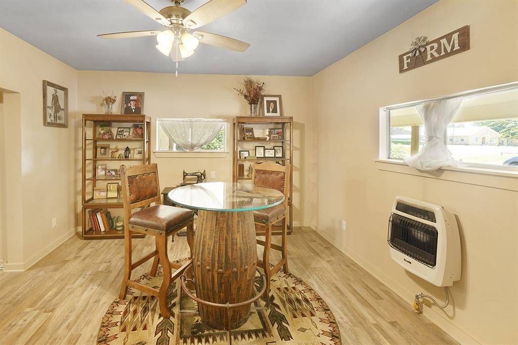 Alvord, TX 76225,207 N Oneil Street