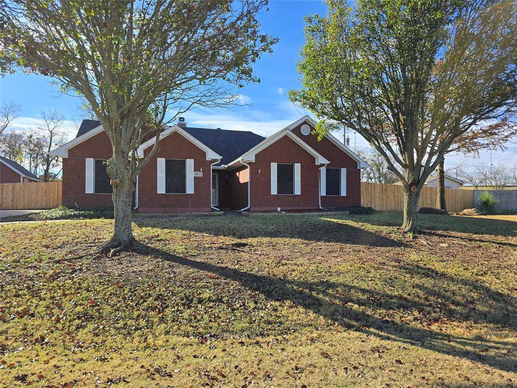Gunter, TX 75058,601 Preston Glen