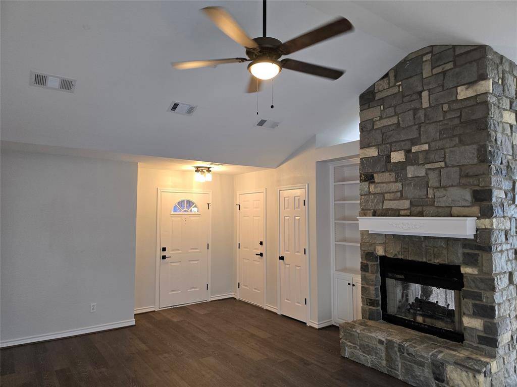 Gunter, TX 75058,601 Preston Glen