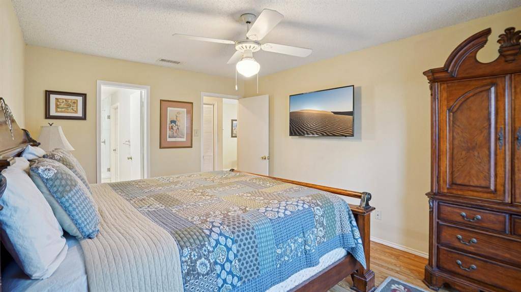 Pantego, TX 76013,25 Gittiban Place