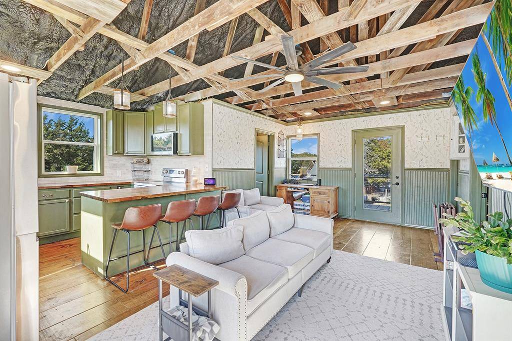 Gainesville, TX 76240,1696 County Road 222