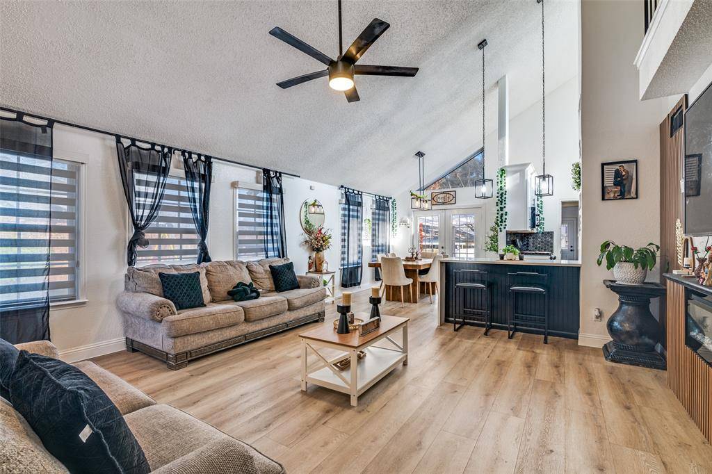 Mesquite, TX 75149,436 Crooked Lane