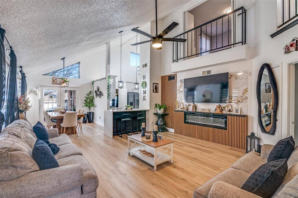 Mesquite, TX 75149,436 Crooked Lane