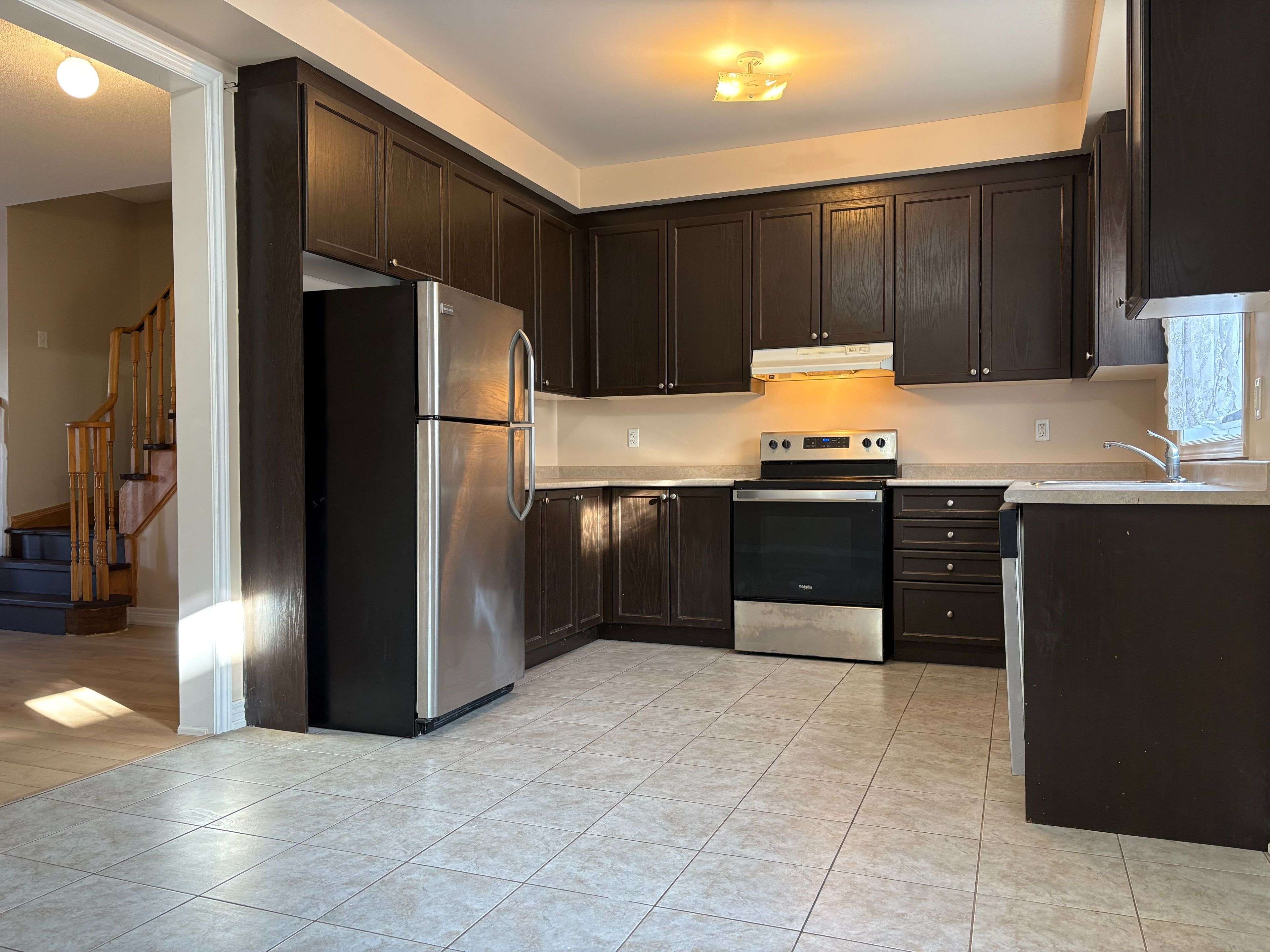 Brampton, ON L6Y 0R6,5 Freeland HOLW