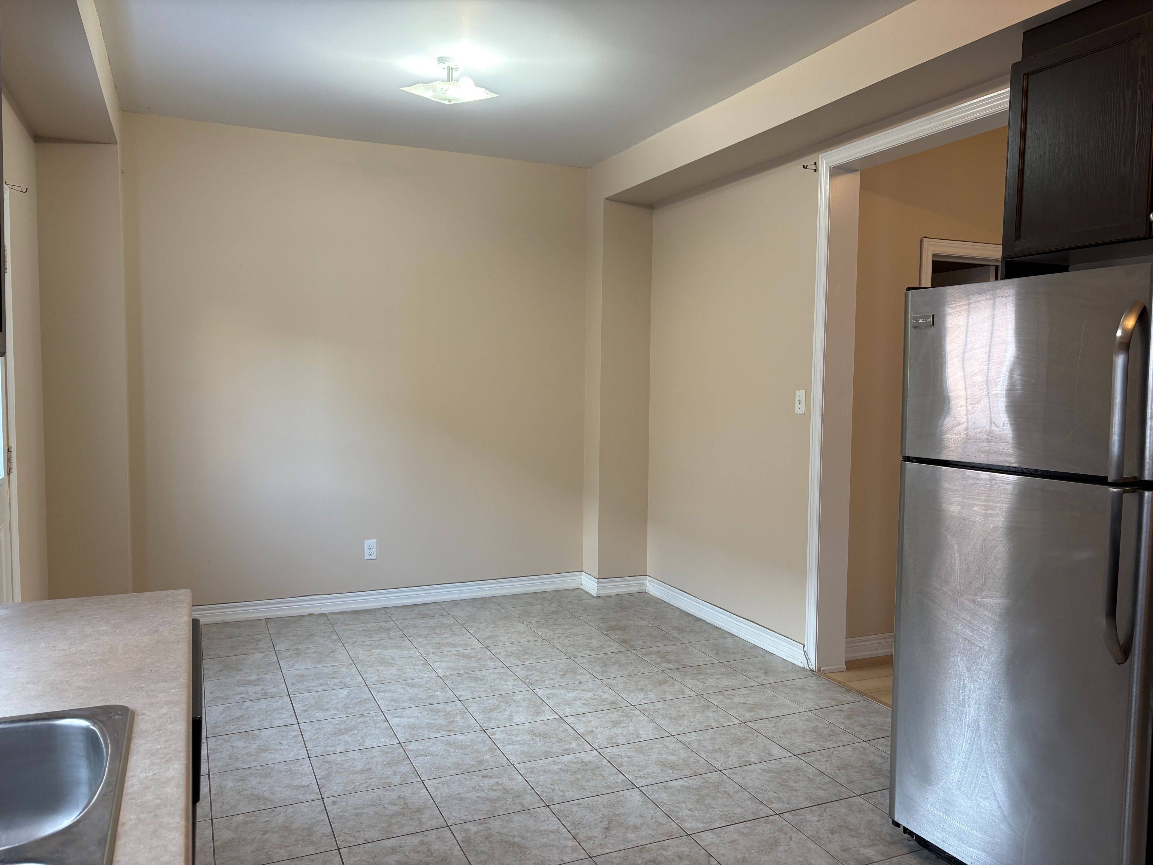 Brampton, ON L6Y 0R6,5 Freeland HOLW