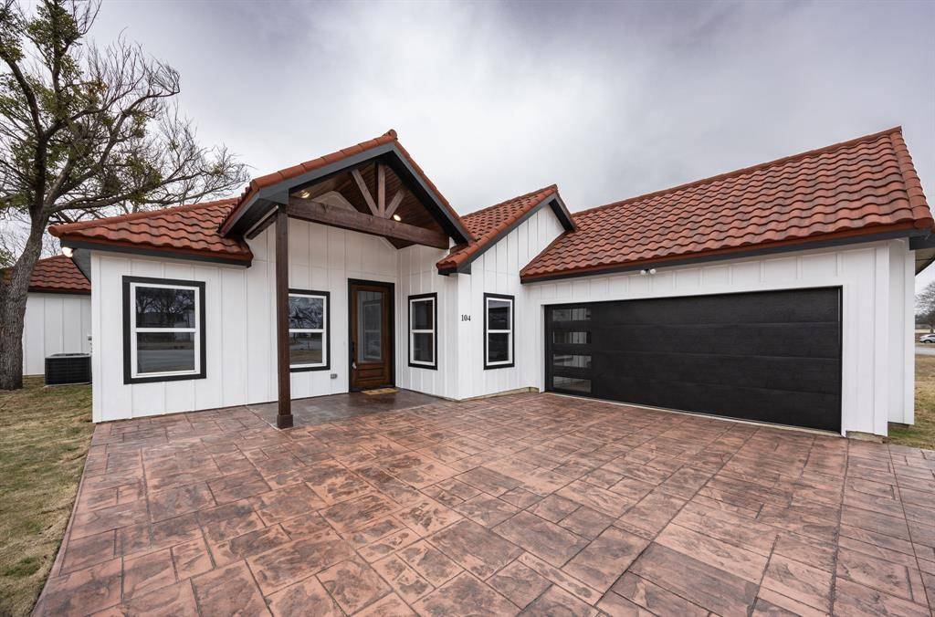 Cleburne, TX 76031,104 Mansfield Road