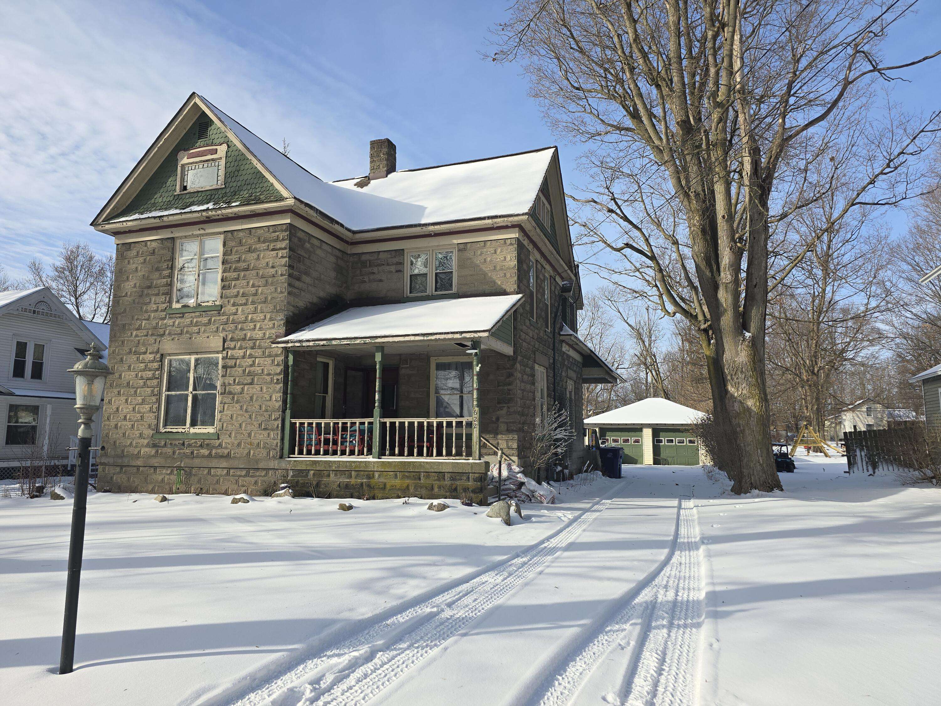 Colon, MI 49040,622 Maple ST