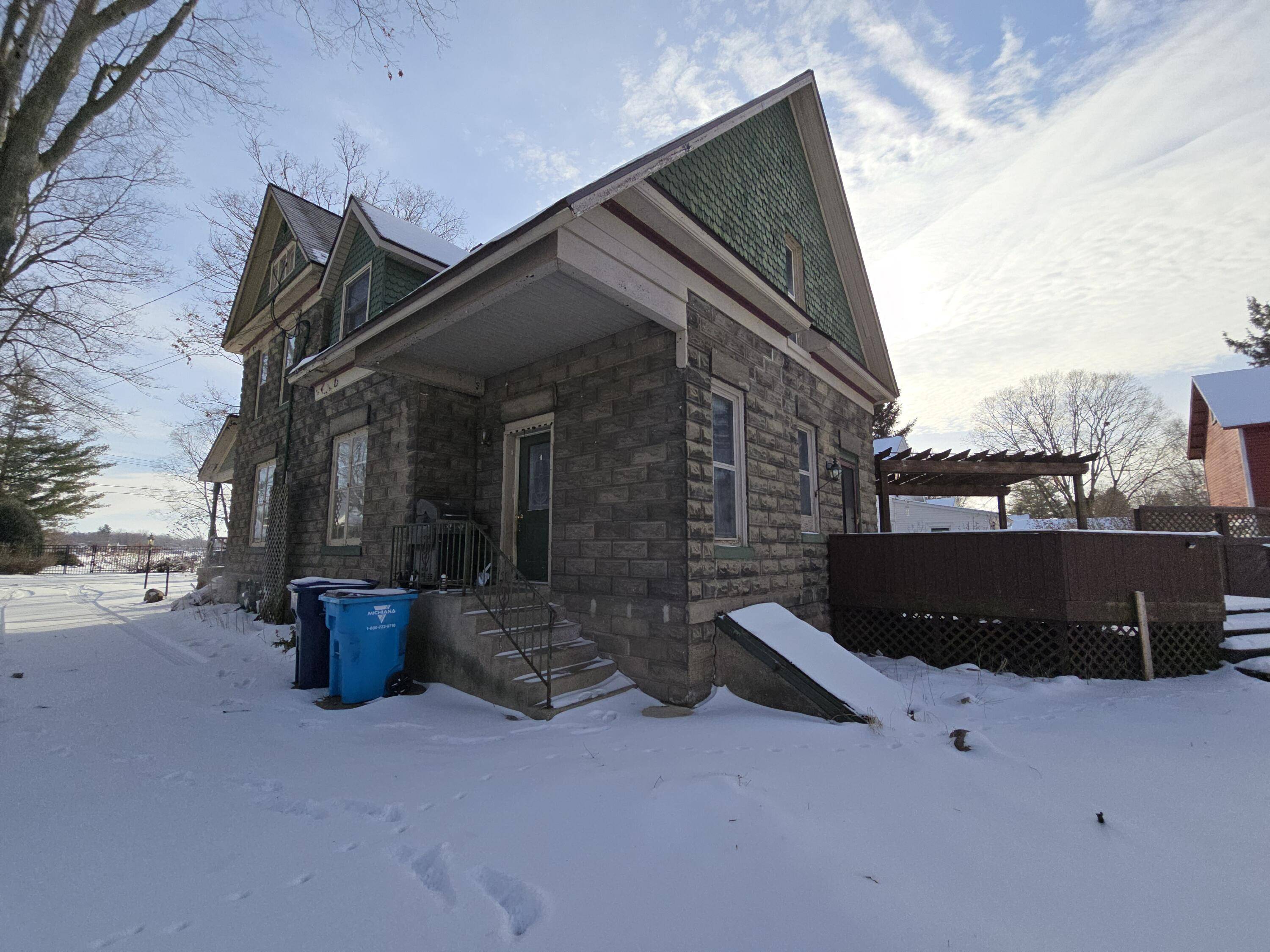 Colon, MI 49040,622 Maple ST