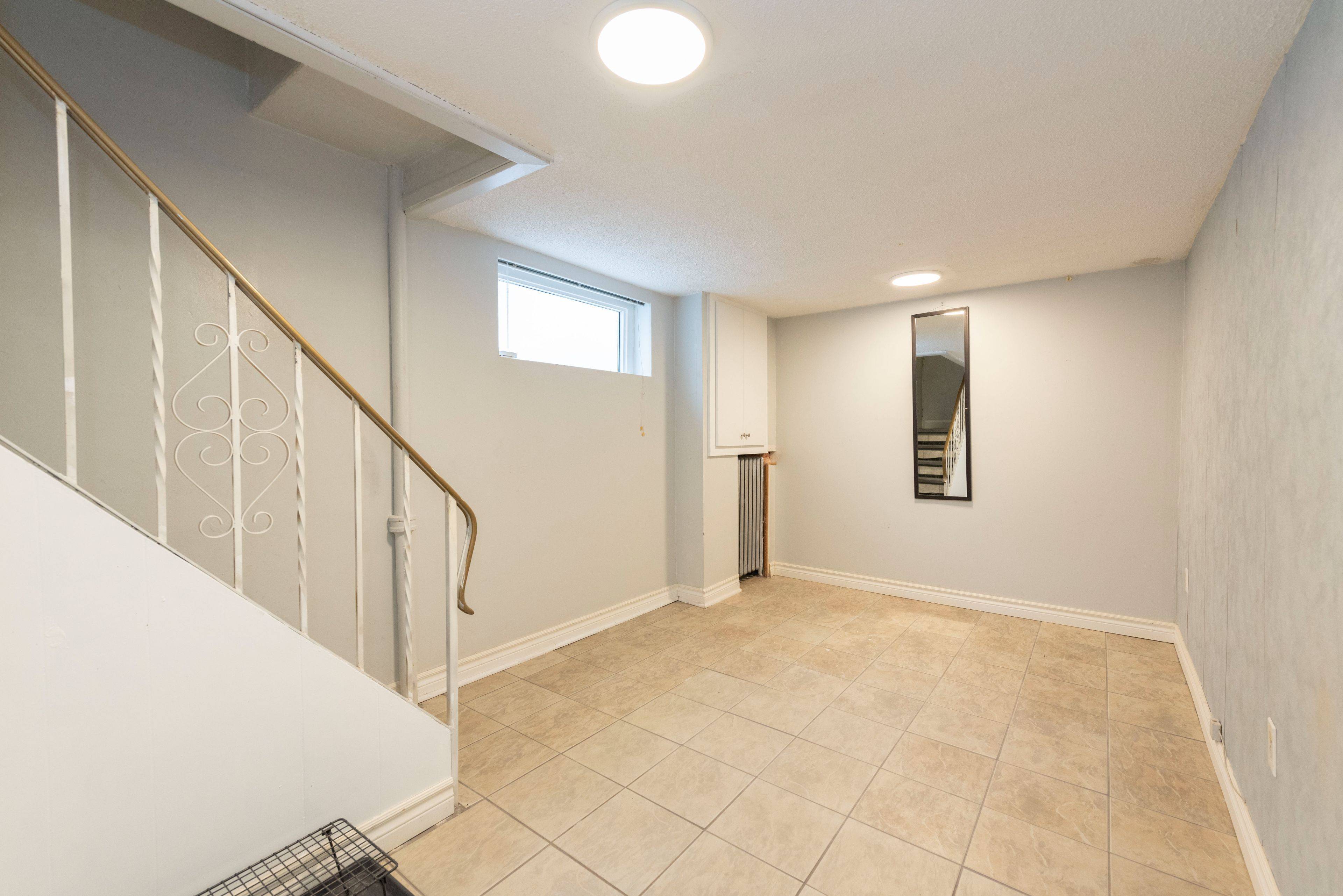 Toronto E03, ON M4B 1S6,7 Joanith Lower DR