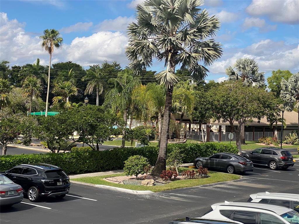 Fort Lauderdale, FL 33321,7280 S Devon Dr #208