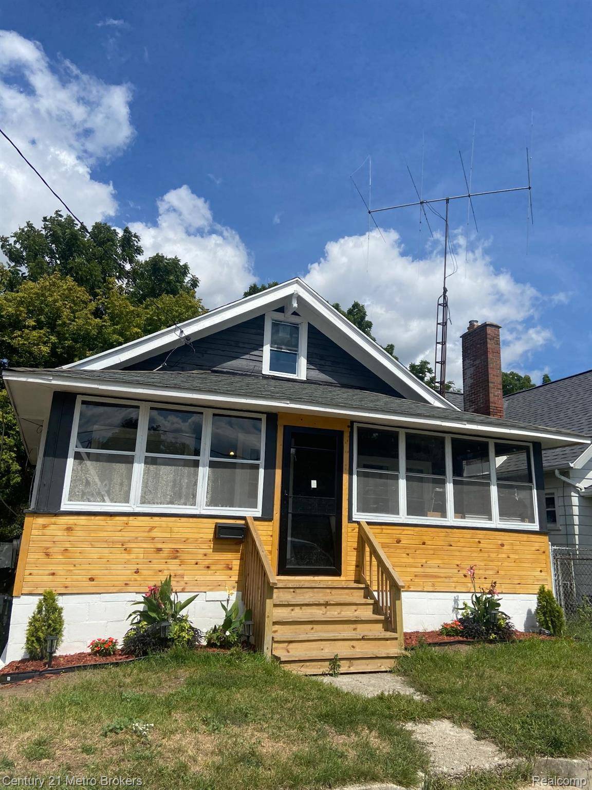 Flint, MI 48503,115 Livingston DR E