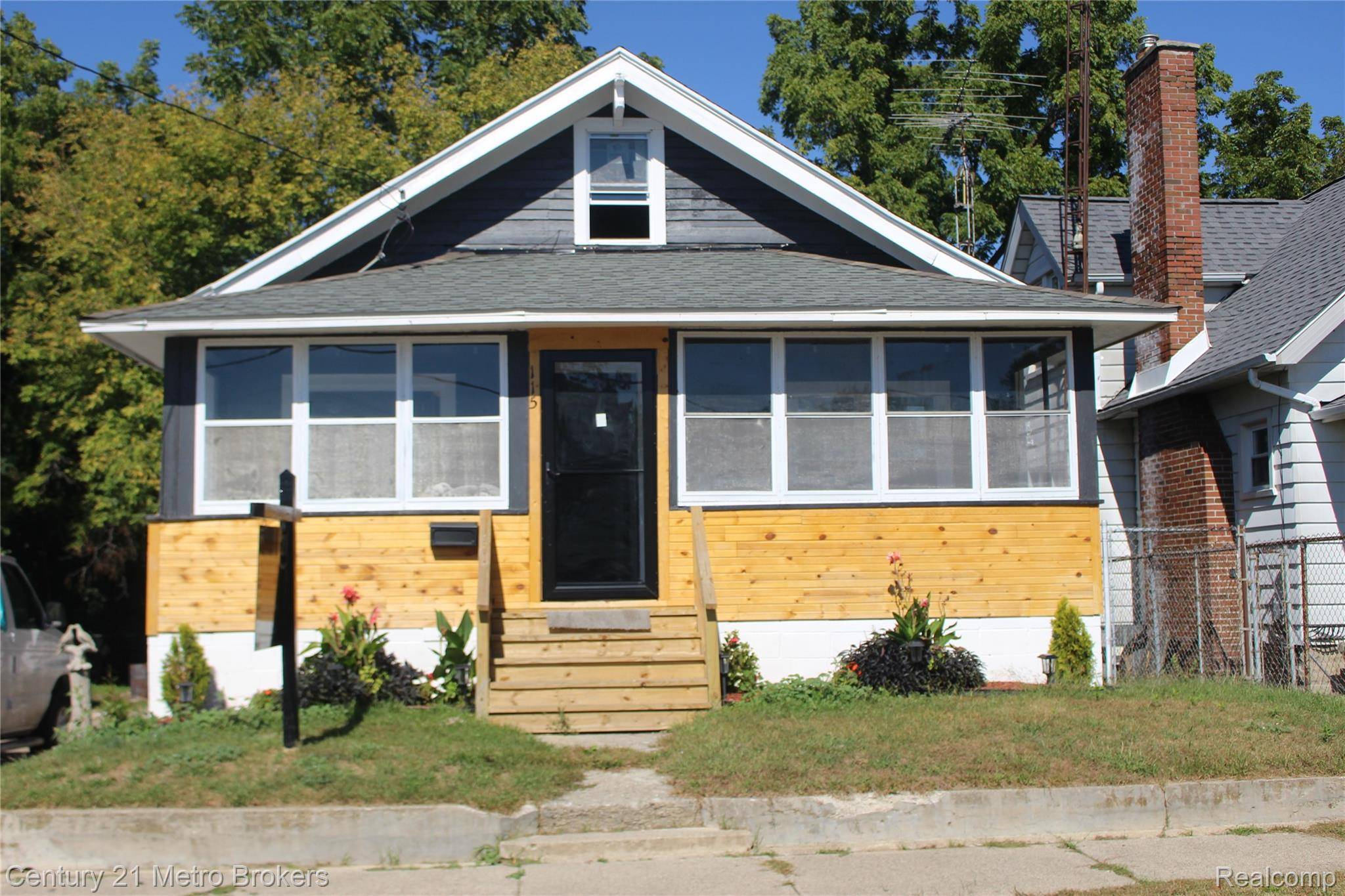 Flint, MI 48503,115 Livingston DR E