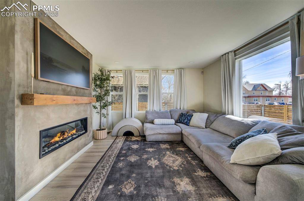 Colorado Springs, CO 80903,402 E Uintah ST