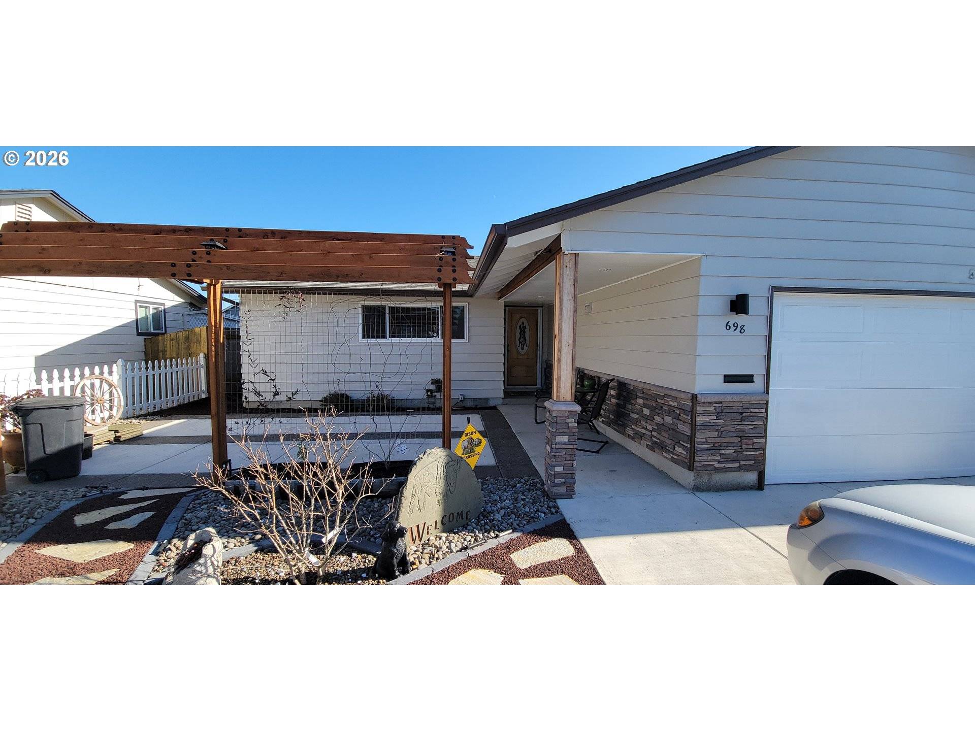 Woodburn, OR 97071,698 S CASCADE DR