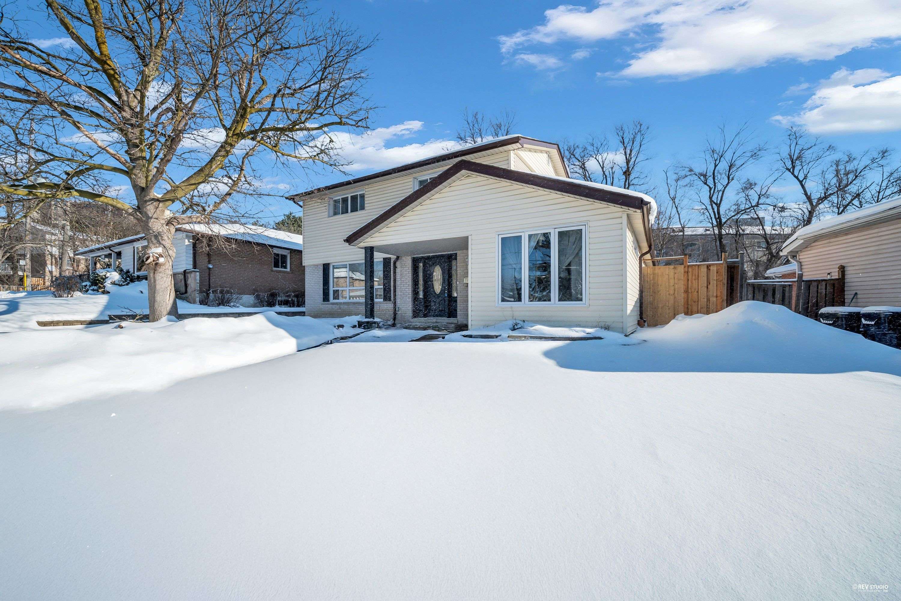 Toronto C15, ON M2J 1J7,151 Shaughnessy BLVD